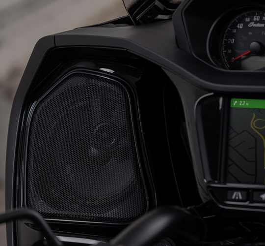 TÖBB ÜTEM AZ UTCÁKRA