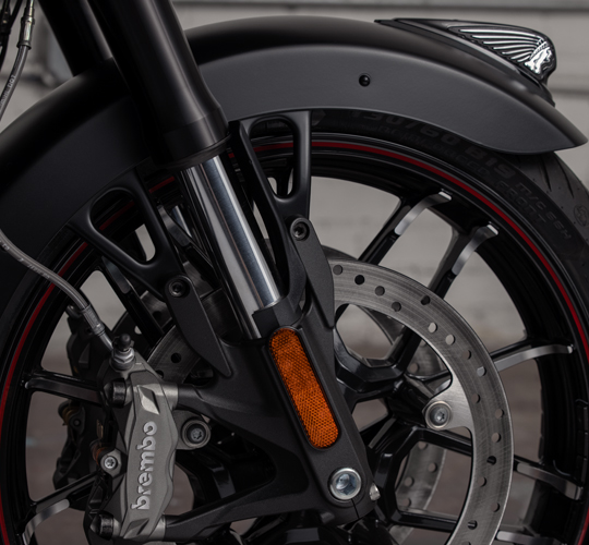 LEGFELSŐBB SZINTŰ TAPADÁS. KIVÁLÓ FÉKERŐ.