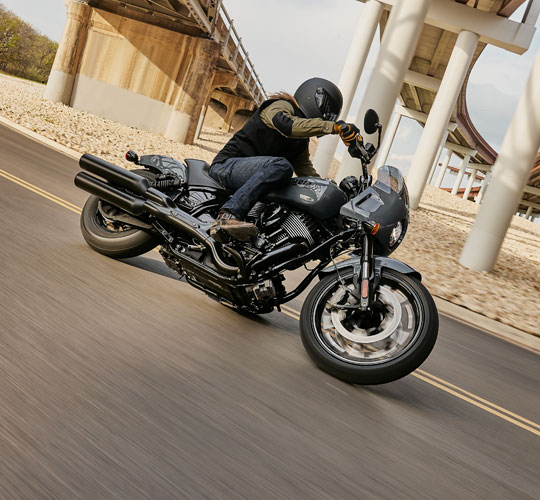 Magabiztos keményebb motorozás